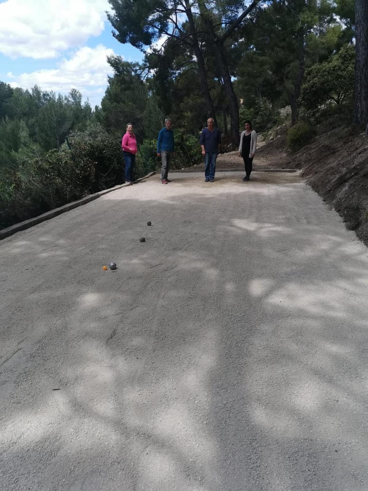 Le Mas Des Roches A Velaux Εξωτερικό φωτογραφία